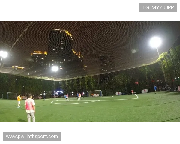 法甲队伍加强禁区前沿防守布置，减少对方远射空间